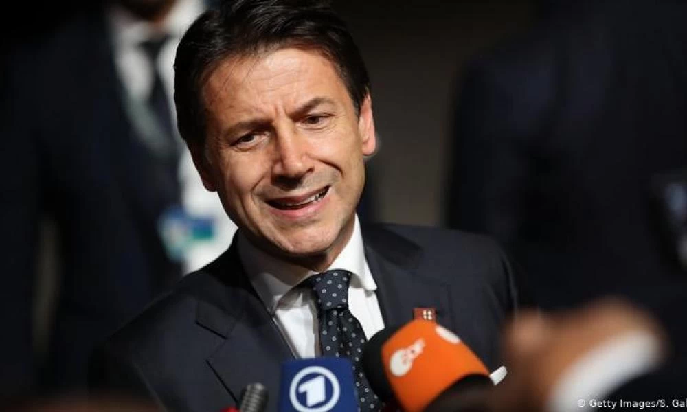 Αγώνα επιβίωσης δίνει η κυβέρνηση Κόντε